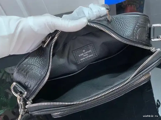 WIS LOUIS MESSEANGER VUITTON BAG 0522